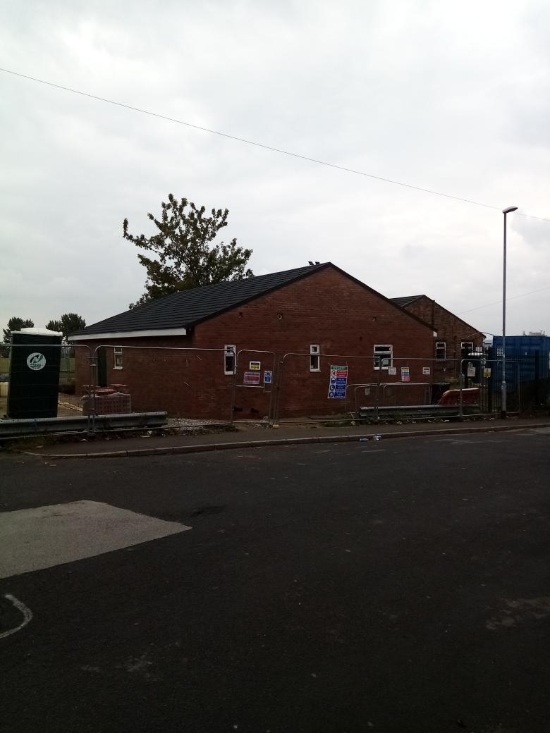 Donnacharnley3's tweet photo. Scaffolding finally down 💪💪👌🌈now to make it shine ✨✨😁😁 @Siobhan20779654 #nowells https://t.co/F2ZvMI40aL