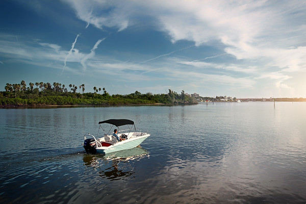 daddyneedsaboat's tweet photo. Boston Whaler’s popular Super Sport series, the 160 delivers effortless operation, low-maintenance durability and a smart, spacious layout. https://t.co/OdUFgdmiEY