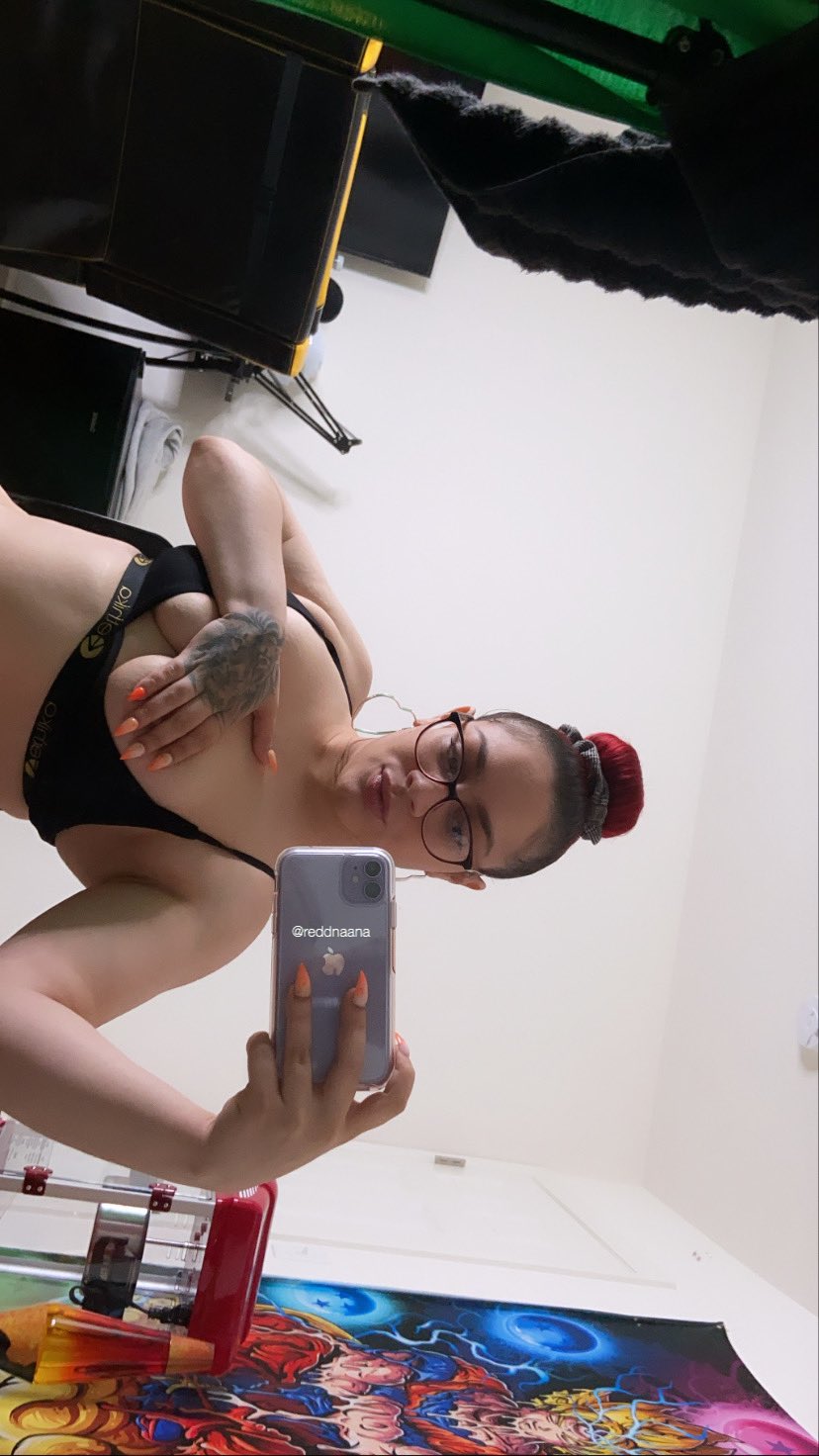 2 pic. hey 😏 https://t.co/OtE5W7JuTG