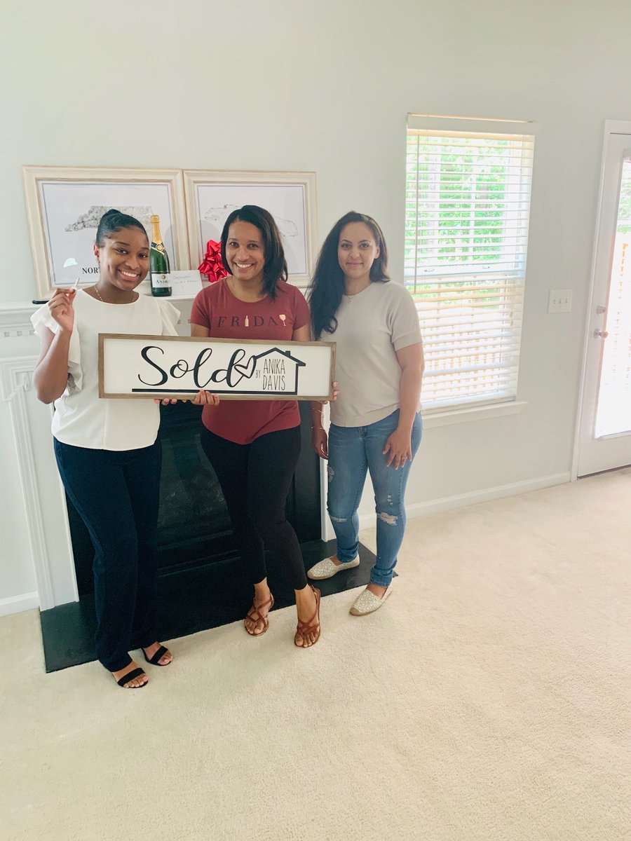 Anika__davis's tweet photo. Babygirl bought a house today!!!! Congratulations 🏡✨ Thank you for trusting me to guide you through this process. #KellerWilliamspreferred #FirstTimeHomeBuyer https://t.co/rsShzQ7Ib8