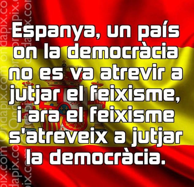 MargaXrepublica's tweet photo. @Aqueladydi @KoldoPereda @voluntatdeser @KRLS #SpainIsAFascistStat
La democràcia se la pasa por el "pompis"😡 https://t.co/Upd2EnCTQr