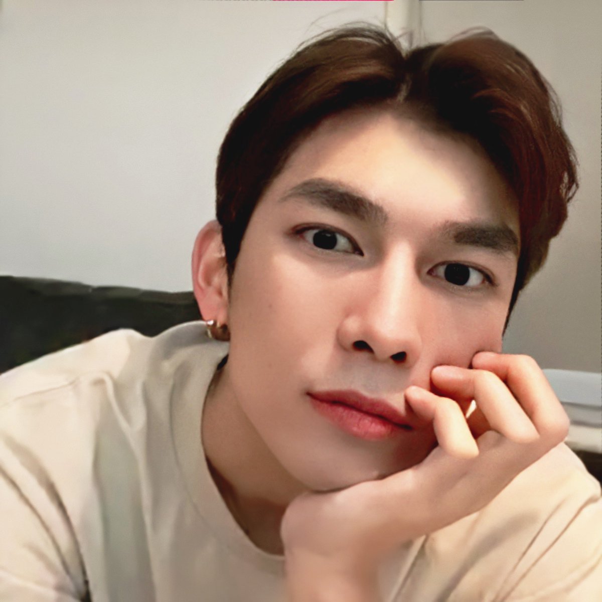 i93_iywithh's tweet photo. พี่มิววววแลงมากกกกก 😆😆 #MewGulfLivewithLove https://t.co/vamjBlabb6
