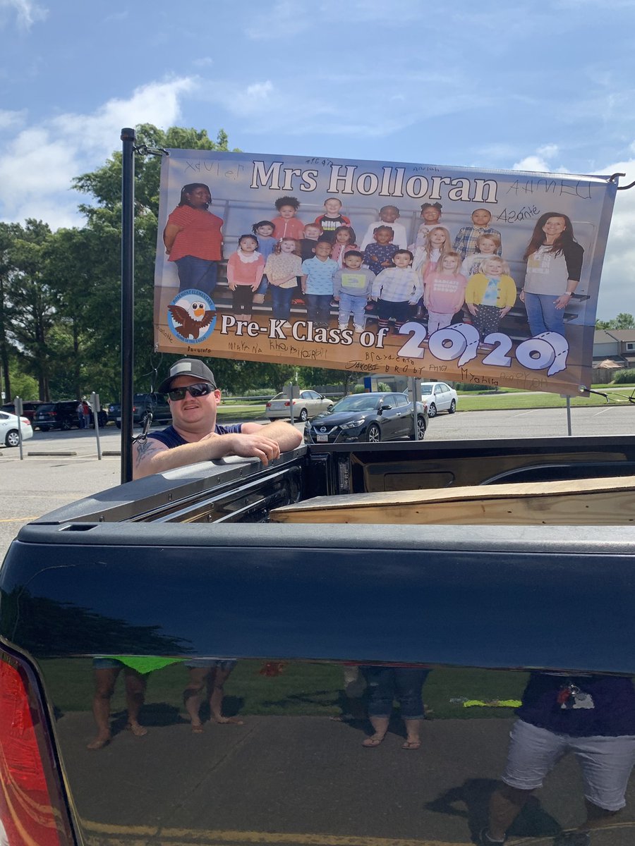 TheresaHolloran's tweet image. Today was amazing. Prek Moving Up Parade borought joy and tears! K teachers...they are ready part1/2 #VBHasJoy #VBAlwaysLearning