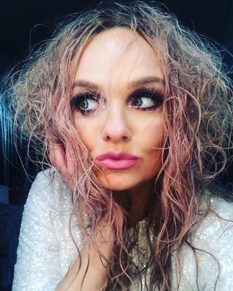 EmmaBunton's tweet photo. #SpiceWorldBristol #ThisTimeLastYear

If you were at #SpiceWorld in Bristol - you know!! 🌧☔️😂🎤✌️

My Plans                                  2020 https://t.co/k28wLOXZkA