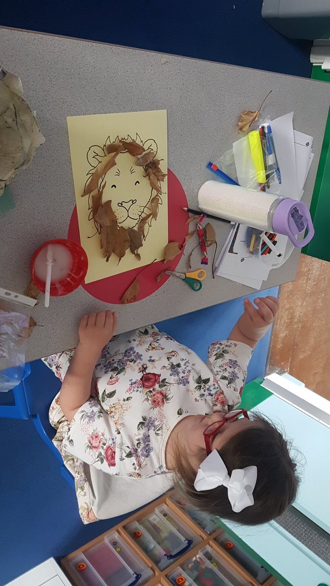 StFinbars_Y1's tweet photo. Another super day of learning and I am very proud of the beautiful display that our children have created to remind everybody that brighter days are coming π #brighterdaysarecoming #usingnaturetolearn #welovelearning #schooldisplay https://t.co/tQaOFZZ6GZ