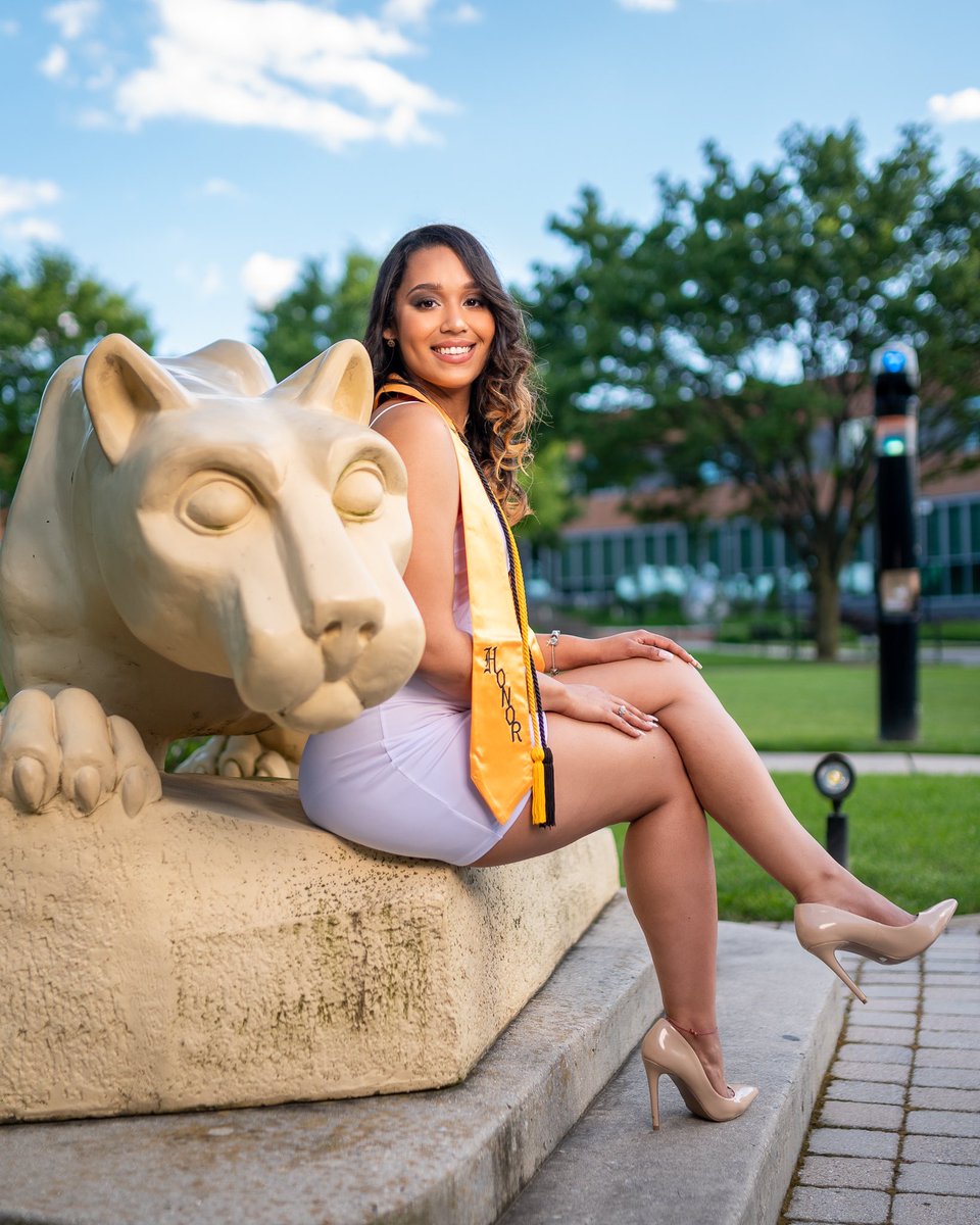 kayvxo_'s tweet photo. Penn State University 2020 Graduation pictures 💙💙 https://t.co/FmUBuHIJxg
