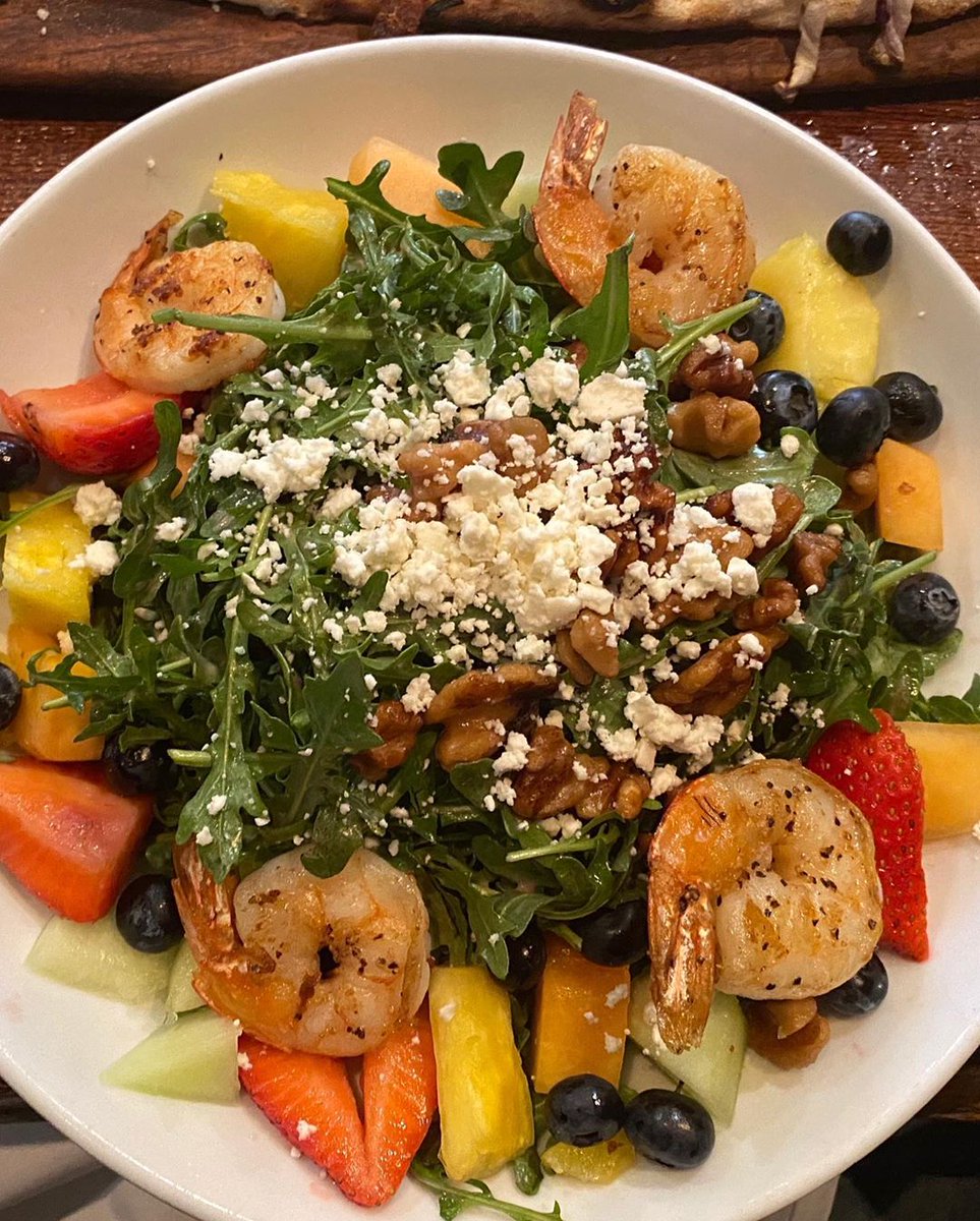 farmerstablesd's tweet photo. Who ever said salad is boring. 🥗 Join us tonight for our delicious Farmer's salad.
.
Open for dine it at ALL locations. 📍
📸miss_november22 https://t.co/kneJX50fiQ