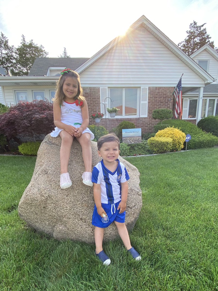 Happy Portugal Day! 🇵🇹 👩🏻🧒🏻Kids celebrating their Portuguese heritage! #mineolaproud #portugueseamericanproud