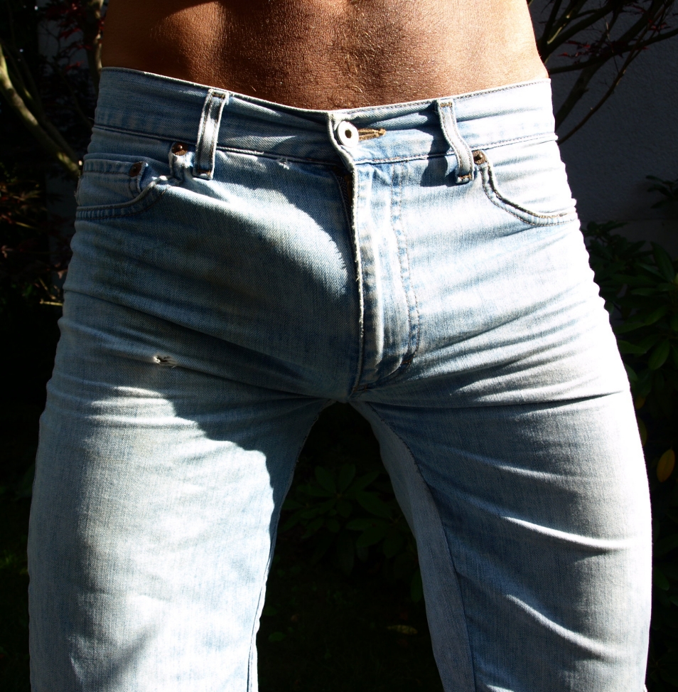 #bulge #jeans #gay #boner #tightjeans #tight #fetish #guy.