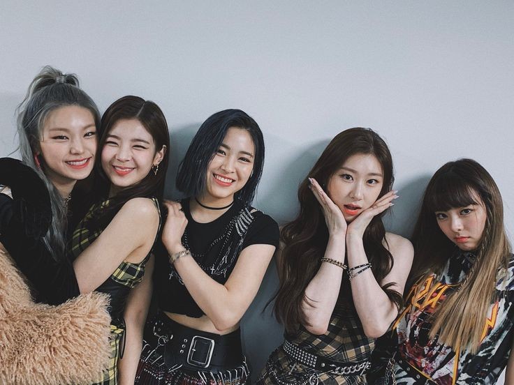 _MidOnce_'s tweet photo. #JYPEISOVERPARTY
Gente este vato #JYP está re mal, a #TWICE y a #ITZY solo las utiliza, y a #Jaebeom lo desperdicia, esta empresa va de mal en peor.
#GOT7_DYE #kpopstans https://t.co/9Gl7fgXSK0