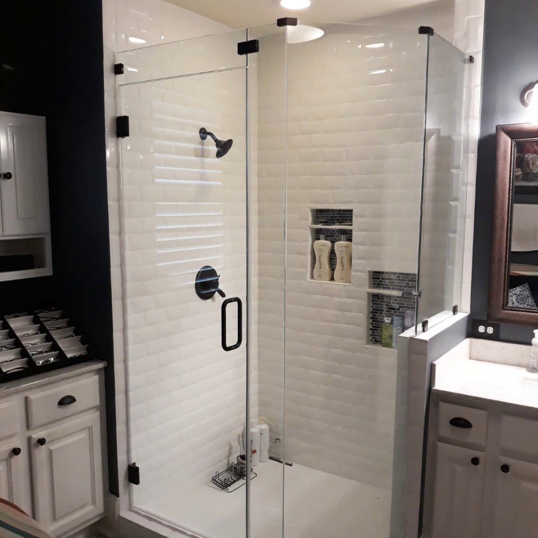 AGI has matte black!
Matte black hardware is a popular color. Matte black offers a very sleek and contemporary look to your shower, so AGI has loaded up on matte black hardware.