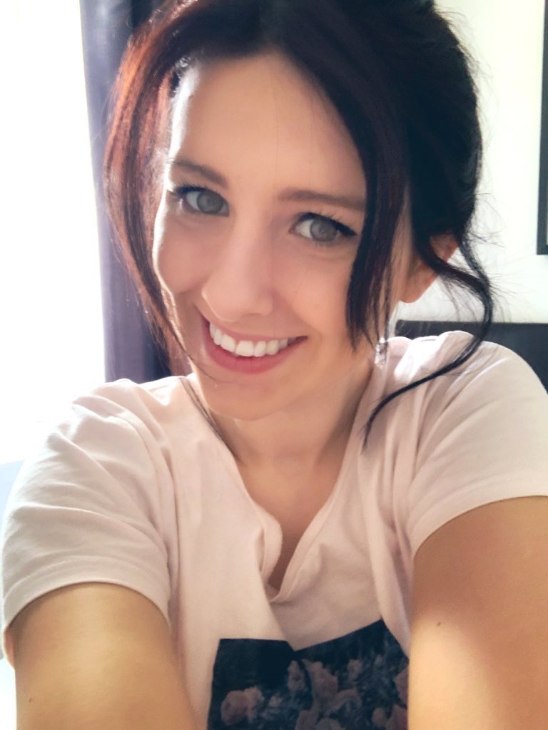 Erin Moore - No PPV! on Twitter: "Retweet if you want to take me on a date ️ ️ ️ ️🥰 #