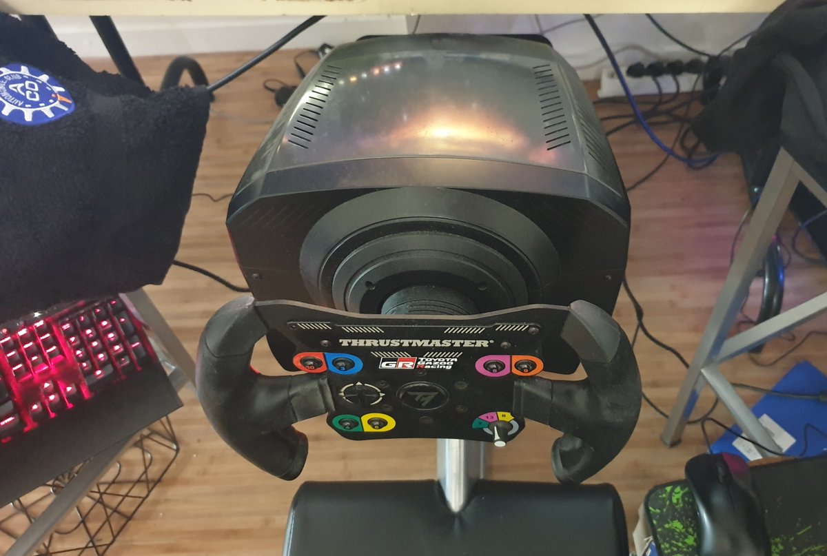 ToyotaRacingWEC's tweet photo. The real world v the virtual world! 🎮
There are a few more buttons on our #TS050 HYBRID steering wheel compared to @MaxDaytona's one, but it's still an impressive looking piece of equipment! 👌
#LeMans24Virtual #ToyotaGAZOORacing #FIAWEC https://t.co/veXdnYfLOt