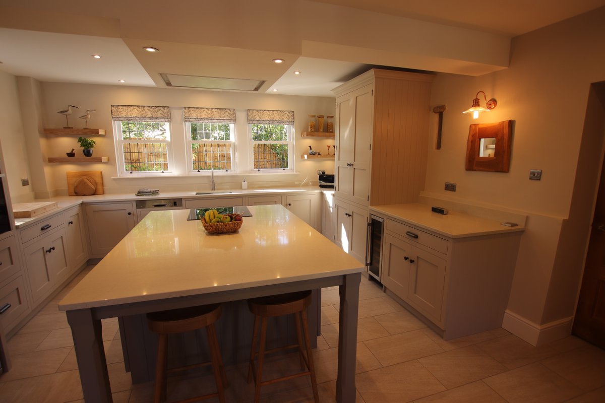 mmfurniture000's tweet photo. This kitchen was fitted in an old barn conversion, choosing light colour tones so its nice and bright. #matthewmarsdenkitchen #matthewmarsdenfurniture #design #kitchendesign #rangemantle #croftandassinder #interiordesign #kitchensofinsta #farrowandball #bespokekitchen #cosy https://t.co/kGzTEJlZw7