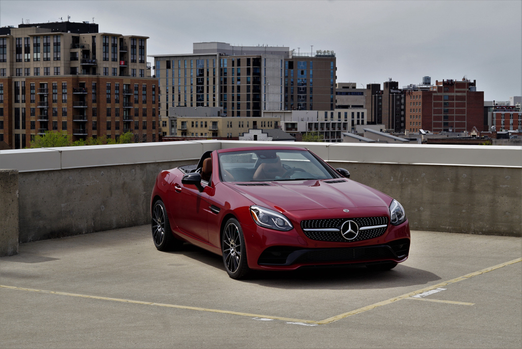 ZimbrickEuro's tweet photo. The 2020 Mercedes Benz SLC300 is the perfect Roadster. A turbo and shift paddles put the love of driving in your hands. Its roadster body is perfectly proportioned, with a power Panorama hardtop and a cabin tailored for two. https://t.co/d9pkR9cQsU