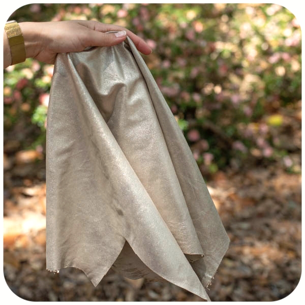 MeasureFabric's tweet photo. This Medium Weight Linen is woven with metallic silver foil, making it sparkle subtlety in the sun! It could create gorgeous wrap dresses, wide-leg trousers, and kaftan tunics. 
⁠
⁠
⁠
⁠
⁠
⁠
⁠
⁠
⁠
/ : /  https://t.co/PtV5dHmWZG   ⁠
#fabric #linen #summer #measurefabric https://t.co/2lkvWQC1HF