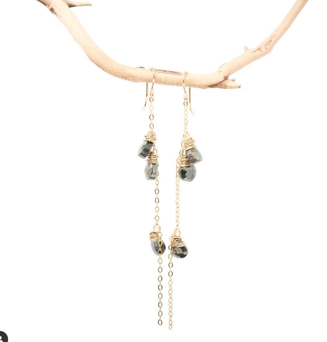 marketambassdor's tweet photo. Aren't these earrings by @lizjamesdesigns just stunning!? Designed &amp; Made right here in #AustinTexas 😍#atx #jewelry #Austin #supportlocal #standwithaustin #localatx #marketambassador #atxlocal #supportaustinbusinesses https://t.co/3aisPxlXw8