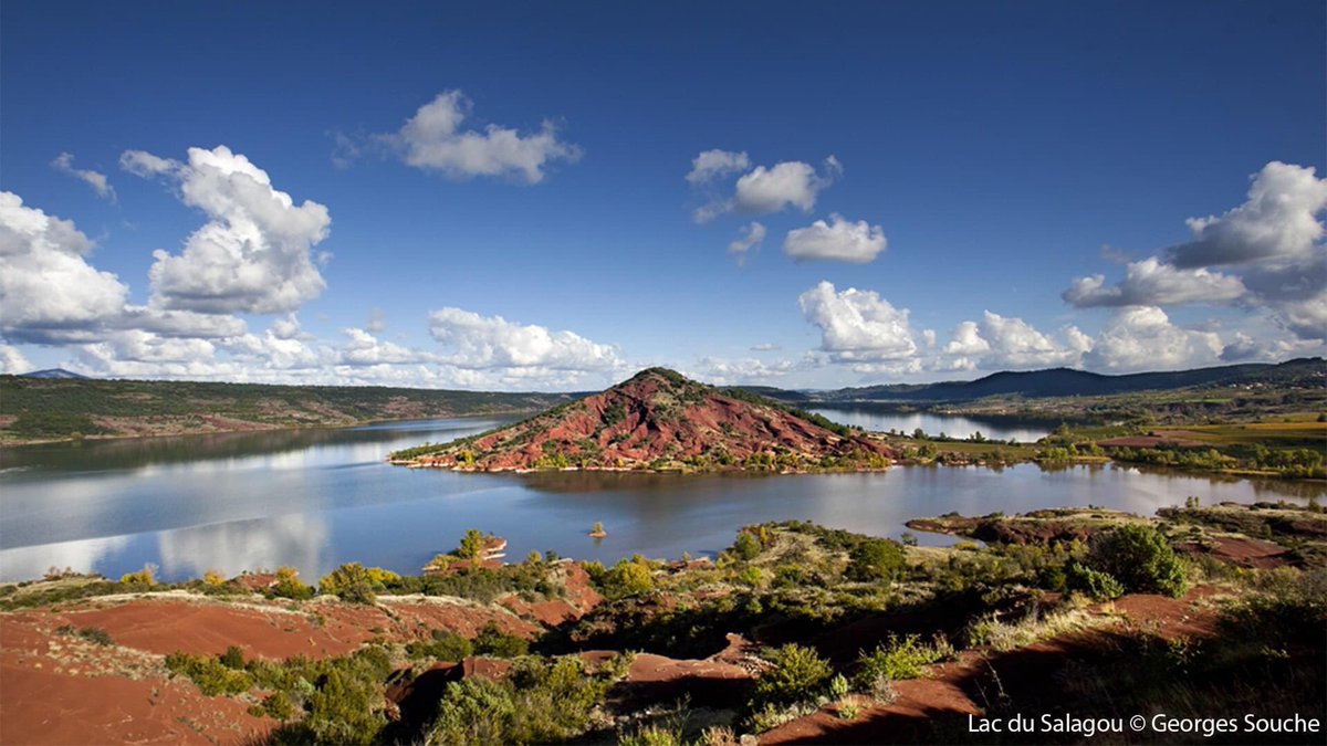 AOCTerrLarzac's tweet image. 🆕 3-4 &amp;amp; 5 juillet 2020 🆕
Inédit : la #Circubalade ! 
Dégustations de chai en chai sur le terroir de l'appellation Terrasses du Larzac et ses paysages époustouflants🍷

⚠️ BILLETERIE: 19 juin au soir ⏱😊 Vous pouvez déjà réserver vos hébergements ! 

📸 @GeorgesSouche
