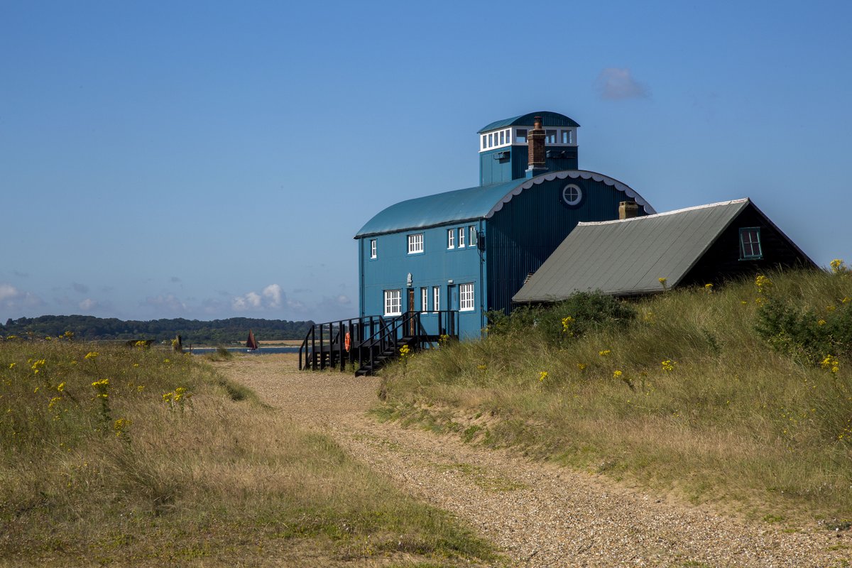 NorfolkCoastNT's tweet photo. Thursday morning moment of calm... Blakeney Lifeboat House on Blakeney Point.

#ThursdayMotivation https://t.co/Q1f17MQ4Ma
