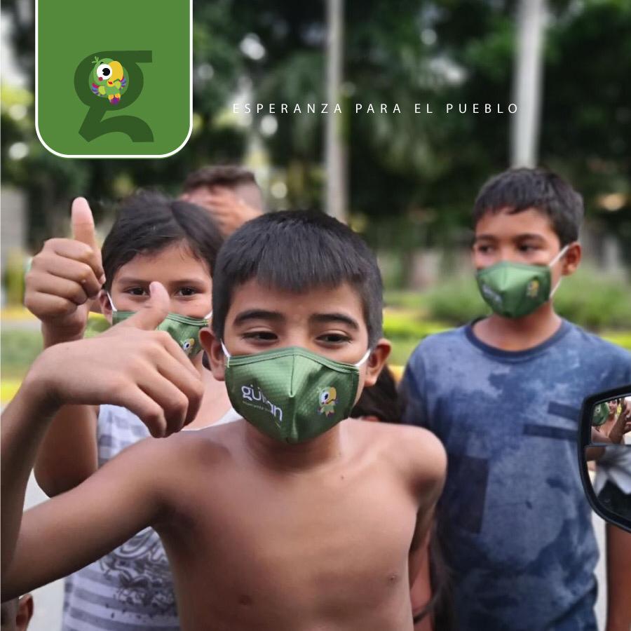Las y los niños en y de las calles también necesitan de protección! Con nuestra alianza Perikitos.com y #Guiran llevamos una luz de esperanza para protección de estos pequeños a través de  mascarillas. Gracias a la solidaridad de muchos hondureños lo estamos logrando