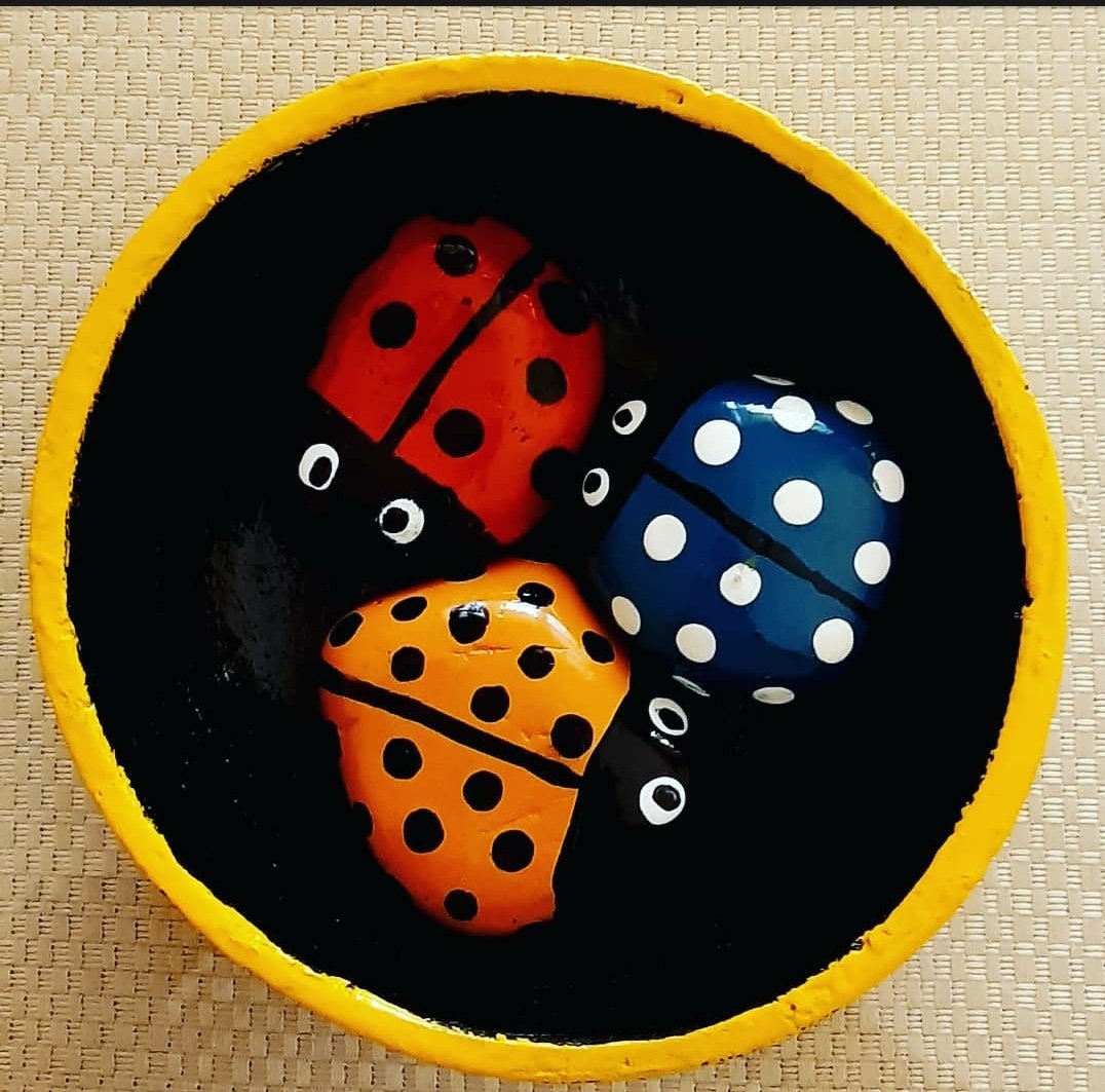 thatkemi's tweet photo. @samagona Hey Sam. Yes, @thereyuzer is on, but on a verrry small scale. I ran out of space. 

So I am making #JemStones and custom made bottles on order. https://t.co/9TzgaW0itu
