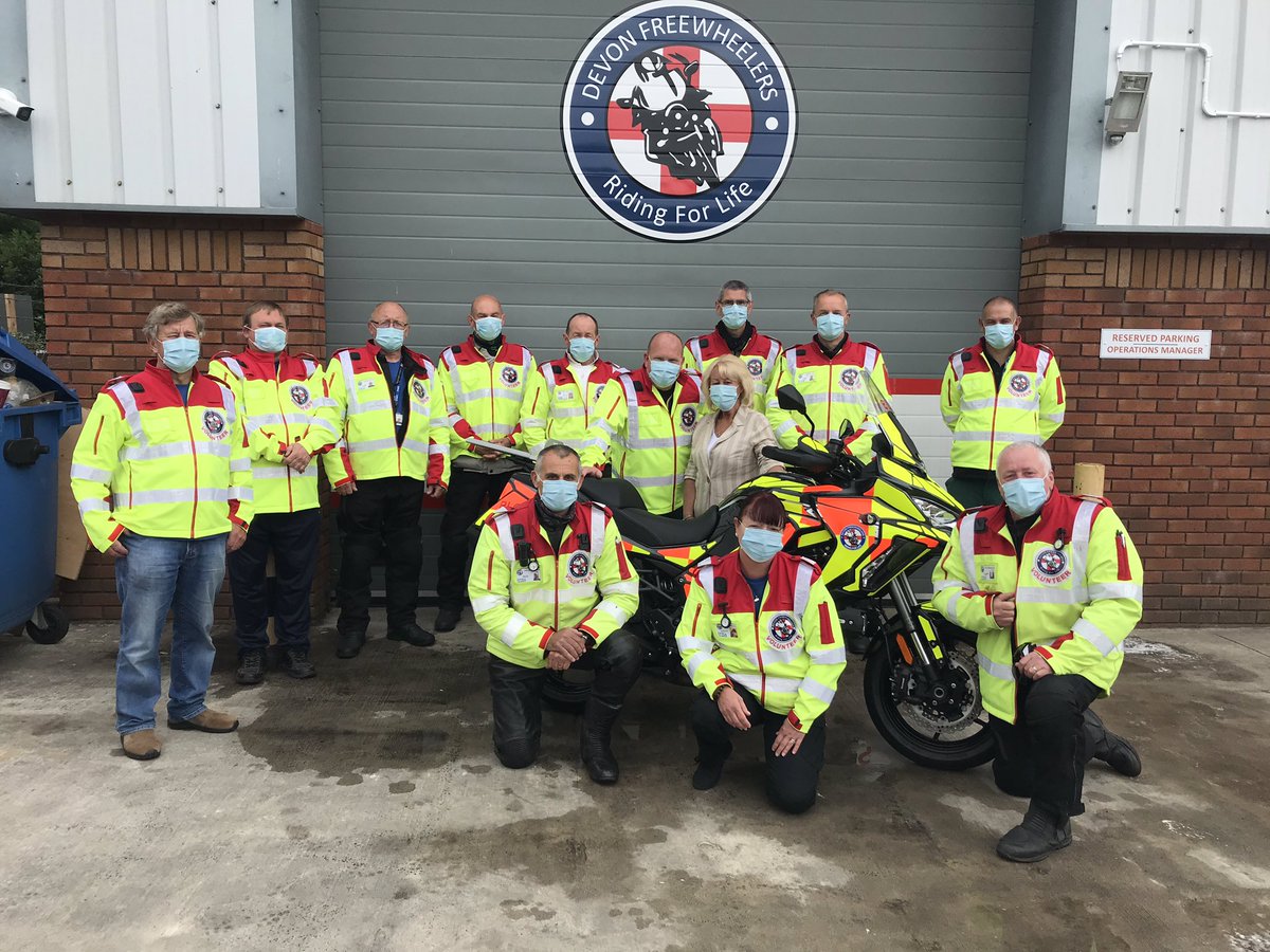 DevonBloodBikes's tweet photo. Today a very special new blood bike was gifted to @DevonBloodBikes by a very special lady. Wendy Charnock donated the bike in memory of her late husband Nigel, a keen biker who passed away in 2018. ‘Nigel’ will be on duty in Exeter & East Devon. ❤️@MrDanielLavery #givenwithlove https://t.co/lRIoAS3C11