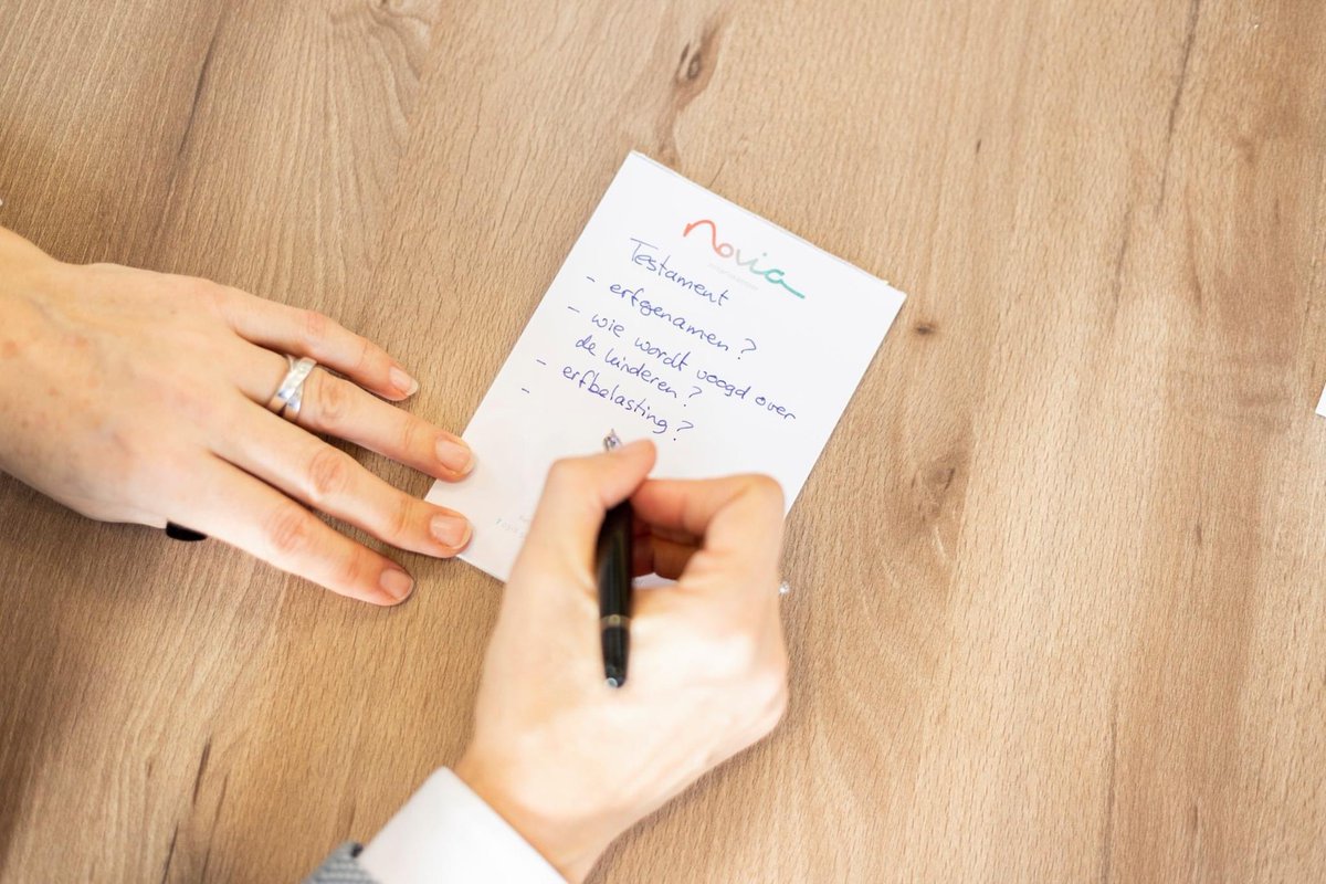 Wat gebeurt er met je bezittingen na je overlijden? Wie zijn je #erfgenamen? Geen leuke vragen, wel verstandig om hierbij stil te staan. Wij denken met je mee en helpen bij het opstellen van een #testament #notaris

notariskantoornovia.nl/vakgebieden/jo… of neem direct contact met ons op.