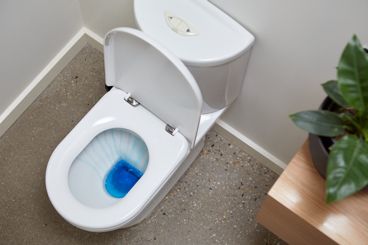 NorthEastWater's tweet photo. If it isn't toilet paper, bin it. Remember only the three P’s – pee, poo and (toilet) paper can go down the loo.

#threeps #3ps #peepoopaper #keepwipesoutofpipes #wipesclogpipes https://t.co/hiB4SpUbQP