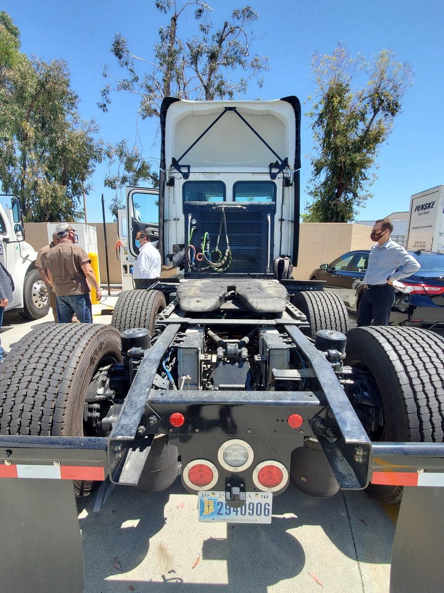 THE FUTURE IS HERE! First fully electric tractor being tested in the Anaheim Feeder Fleet. Ita a great privilege and honor to have my building lead the way for UPS. <a href="/jrindafernshaw/">Fern Shaw</a> <a href="/TonyTay31740477/">Tony T</a> <a href="/RustinHewett/">Rustin Hewett</a>
