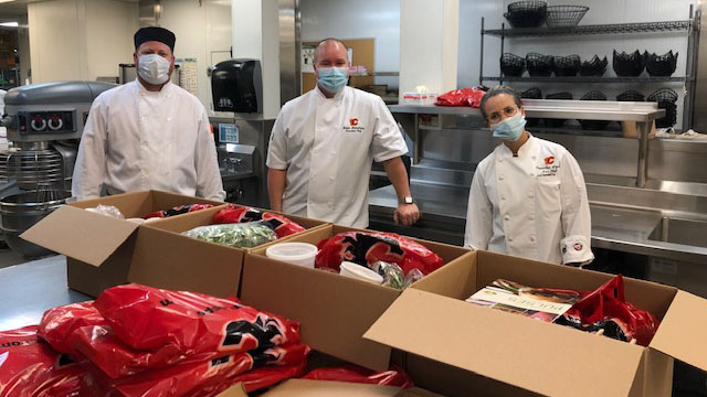 YUM! The @FlamesFdn, the #Flames culinary team & @caryacalgary have teamed up to offer an interactive Zoom cooking class for 20 grade 8 and 9 girls registered in carya’s Starbust program, with meal ingredients being delivered to participants homes 🍽️