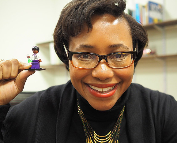 20tauri's tweet photo. Chemical engineer Paula Hammond is head of the @MITChemE department. Her lab works on nanoparticles for drug delivery and energy-related applications. #AmplifyBlackSTEM https://t.co/xO2BKD92xZ