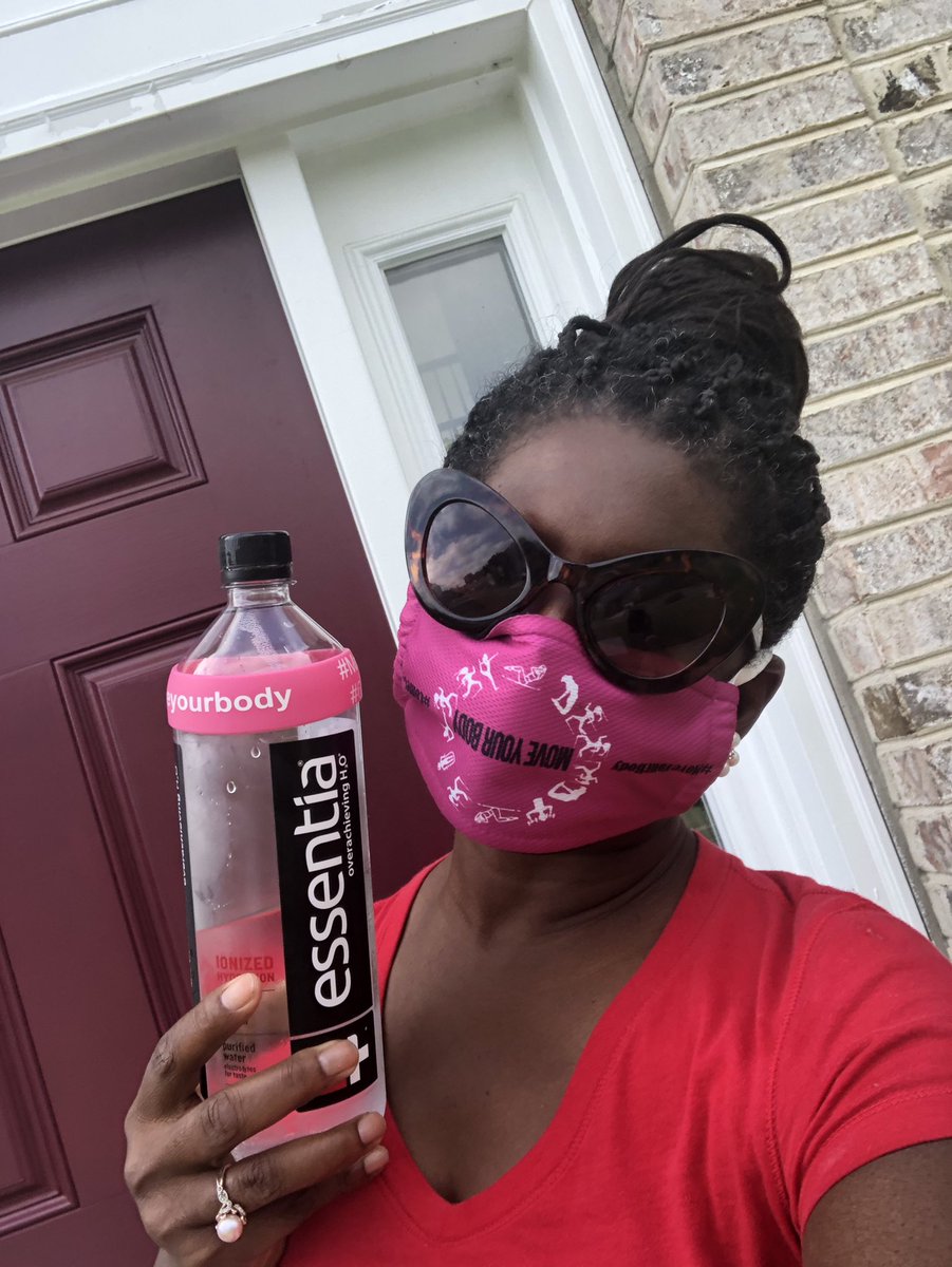 MrsPRProtocol's tweet photo. 🥰 #WomanCrushWednesday This morning it was HOT, but one of my #MoveYourBody 👣 Ambasadors, Ms. Jeanette, who just started walking last month has been consistent with walking #5KSteps I love motivating her via video chat!
#DrinkWater #WellnessWednesday #MoveYourBodyMovement https://t.co/U0PrZy2s00