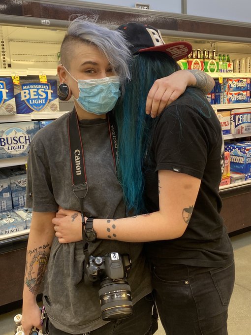 I was once a shade of blue, but you turned me to yellow🖤💛 #iloveyou @adrian_shogren https://t.co/kC0<a href="/tag/iloveyou"class="tags"><span>#iloveyou</span></a>