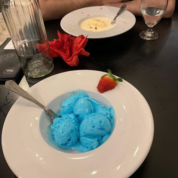 wherebethsbeen's tweet photo. ‼️ PICTURE TAKEN PRE-COVID
Bit of a down day so I thought I’d post a picture from a happy night! We stayed at the @doubletreeleeds and took the @leedswatertaxis over to @leedsdock where we went to @mumtazleeds.
What’s a memory that cheers you up?
#foodblogger #ldrblogger https://t.co/CSZcaNMi0m