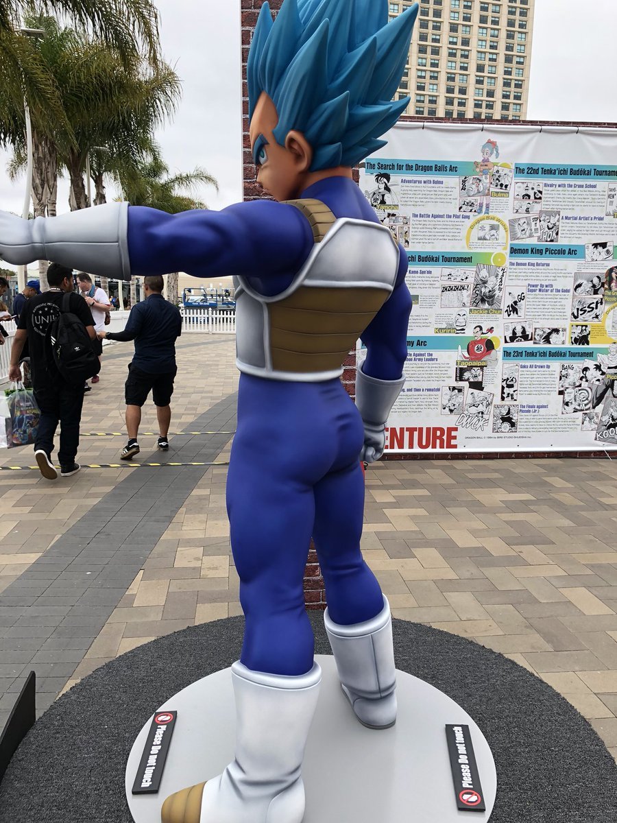 DrPizzaStone's tweet photo. the only statue I give a fuck about is caked up Vegeta https://t.co/rlnQIpg4P4