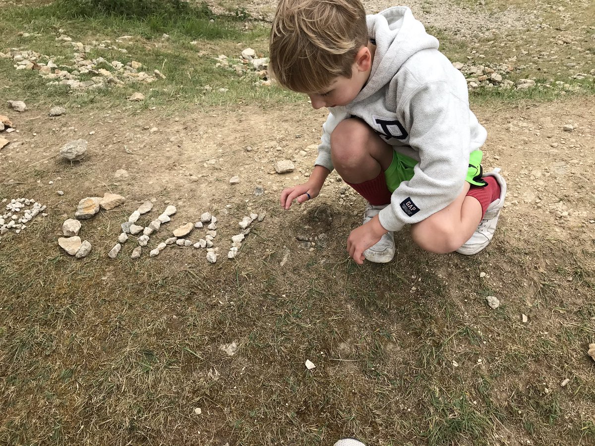 ScrivensK8's tweet photo. #dinosaurhunt  @Gastrellsschool https://t.co/zkXtSV5gEs