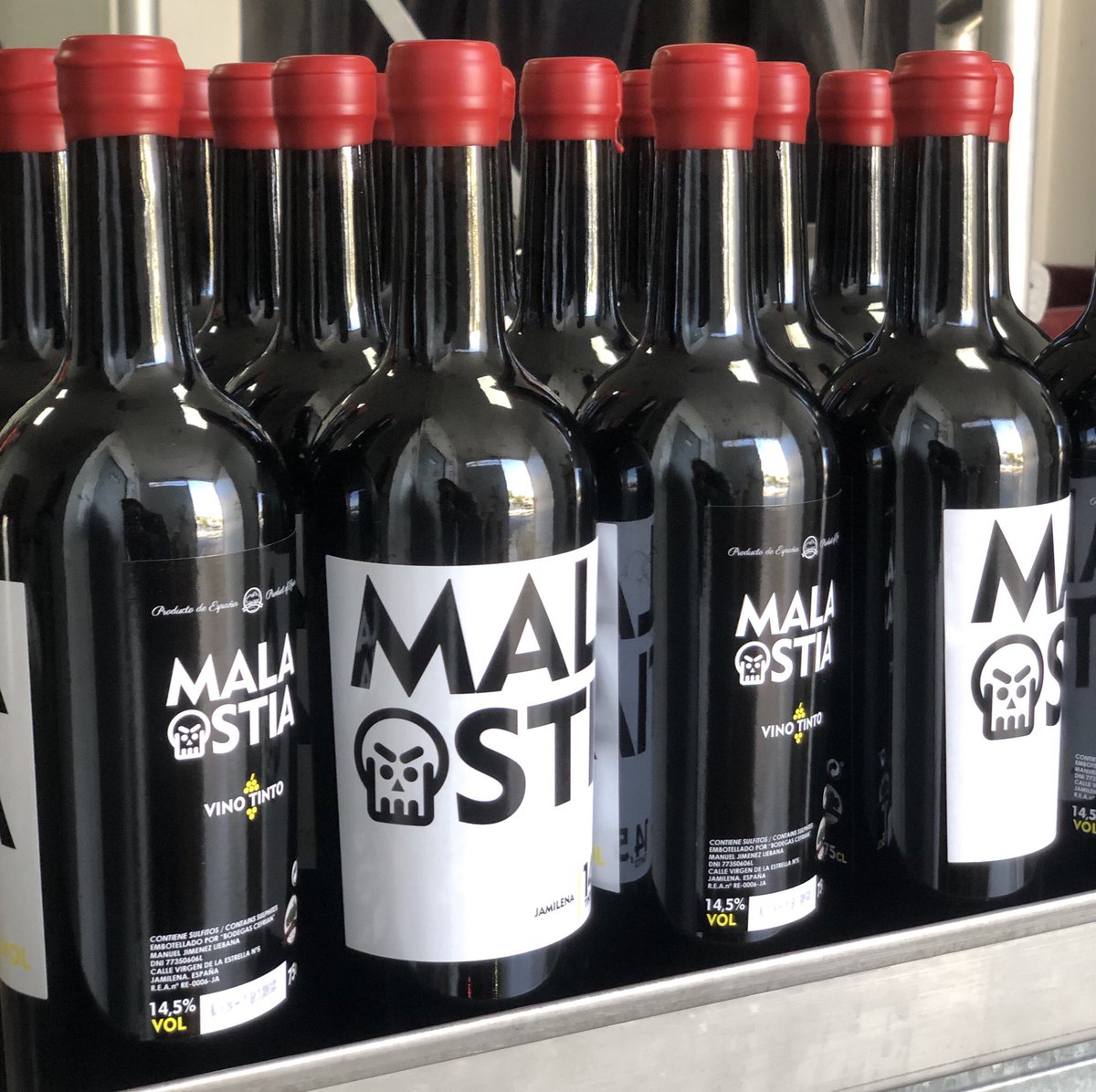 bodegascefrian's tweet photo. Que el viaje no sea duro, que canarias sea tu casa... Mala💀stia comienza una nueva andadura de la mano de @galigourmentten, dentro de muy poco estará en las Islas Afortunadas. Espéramos lo acojáis con cariño, y despierte en vosotros “quiero, amor, me gusta, voy, puedo... https://t.co/H4RunflmyD