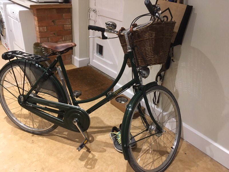 Garage broken into just outside Pewsey. Much loved bicycle stolen. If anyone sees it, or is offered it, please let me know. RT in Wiltshire area would be much appreciated. Thank you. #Wiltshire #Pewsey
