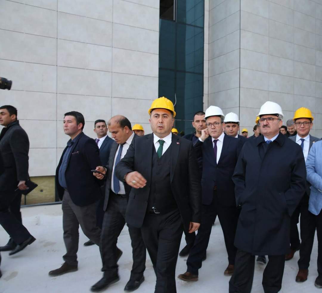 kaanosman's tweet photo. Antalya Valimiz sayın Münir Karaloğlu'na yeni görev yerinde başarılar dilerim. Değerli Valimize Belediye Başkanlığım dönemimde ilçemize kazandırdığımız eserler için verdiği desteklere tüm Finikeliler adına minnettarım.@munirkaraloglu https://t.co/MtPrkhdZEy