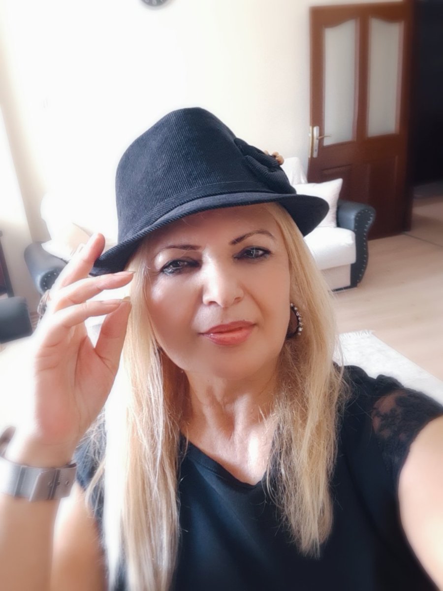 nur18_01's tweet photo. #Takvimler değişiyor iklimler değişiyor. ..
Tabii insanlar da değişiyor ...
Bazıları hep aynı kalıyor nedense💟 https://t.co/Krg59HEHmb