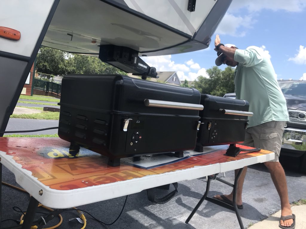 TeamLintner's tweet photo. Productive morning off🎣 Rigged Ritual Rods for Thursday, Bacon Fried Rice & sweating the ribs with Meat Church and prepping The Traegers 🤙🏼 Yes, ‘Traegers’ 😏 #heavyhitters #readytogo #butfirstdinner #competitionribs #meatchurch #traegergrills https://t.co/XechUvbQBW