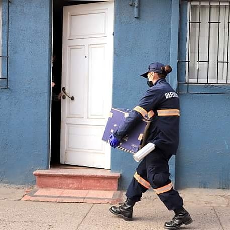 defensa_a's tweet photo. Mitad de semana y seguimos en la comuna entregando, paciencia a los vecino llegaremos junto a la municipalidad a cada rincon.
#pactecuida https://t.co/QJOci1MAtT