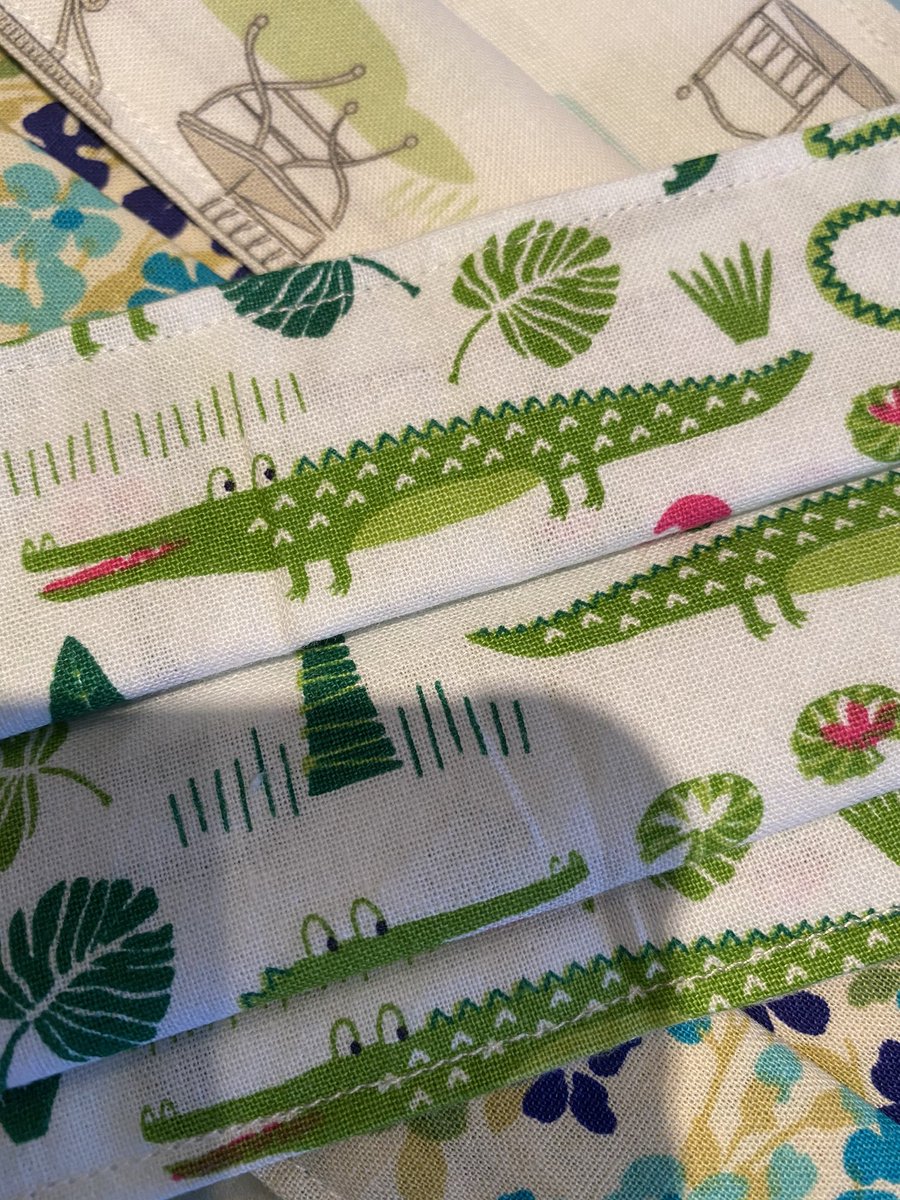 CherryHagger's tweet photo. My friend from childhood started making gorgeous ๐ทface coverings -find them on her design site https://t.co/KmKtxa4TWV got mine in less than 2 days #facecoverings #Masks4All #COVID__19 #BeReady #bestylish #besafe #StopTheSpread #prettymasks #publictransport #smallbusiness #Masks https://t.co/YXp9TATbLI