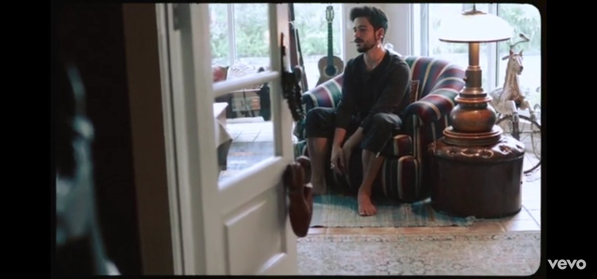 anicadaneth's tweet photo. El video y la canción #ElMismoAire de Camilo ft. Pablo Alborán es lo más 😍⛺ https://t.co/D3KWy8jQ1z