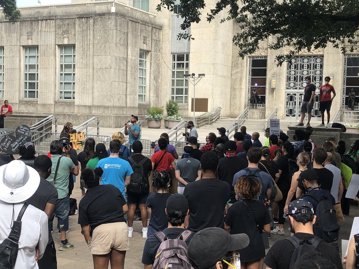 warriormomlady's tweet photo. Powerful words/inspiring people. Words of pain, anger passion. ONLY COUNCIL PERSON SPEAK -CM Leticia Plummer. She shared w crowd her call to action to take $11 million from HPD and use elsewhere in the community-was voted down. #BLMprotest #BLMHOUSTON #peopleofpeace #psrhouston https://t.co/bAZG9ESCmm