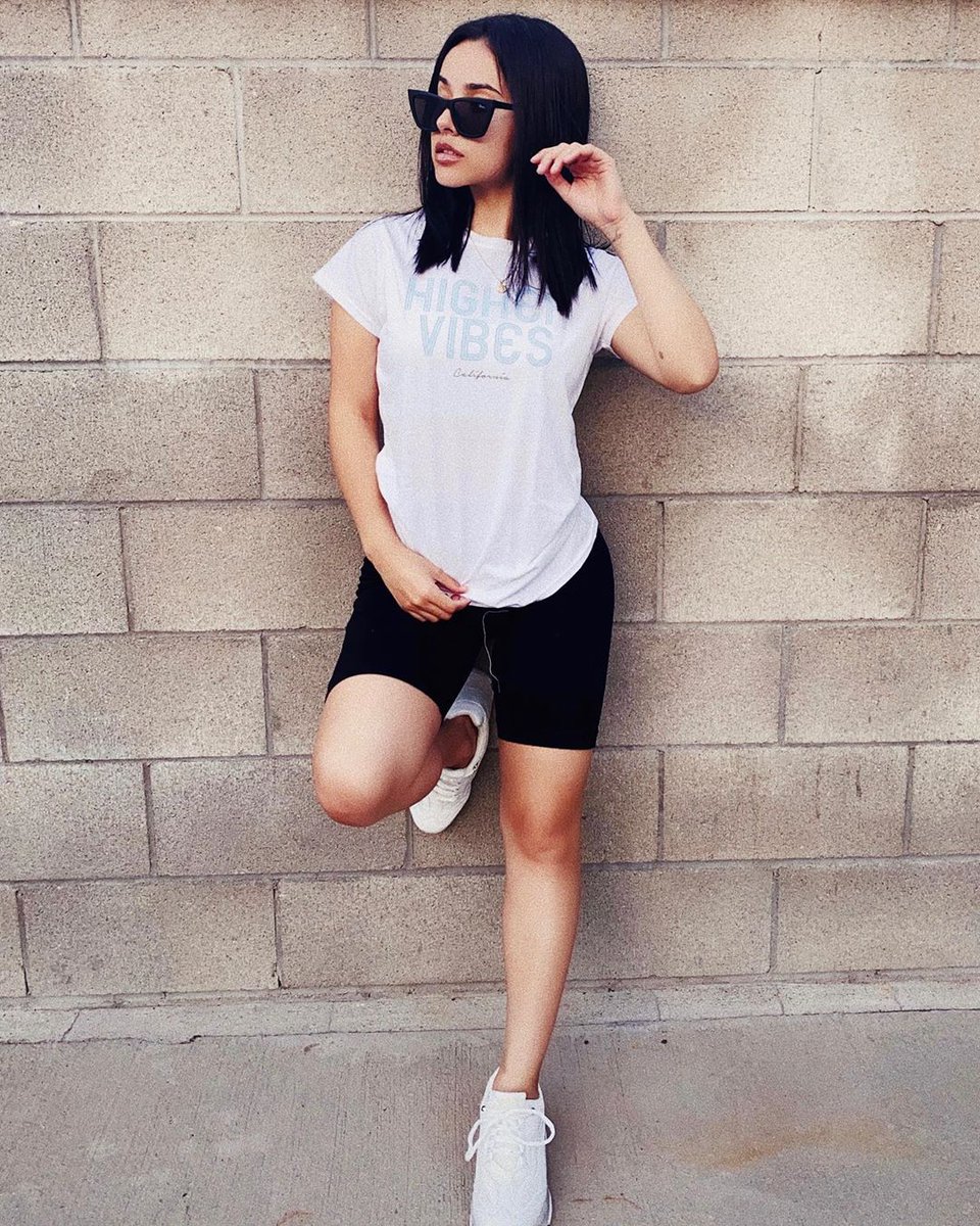 G_becky_'s tweet photo. ❛ чou're the mαn but ı got the, ı got the, ı got the 𝒑𝒐𝒘𝒆𝒓 ❜
• @BILLBOARDRP_
• #BBmodels https://t.co/LeVIqi8IQW