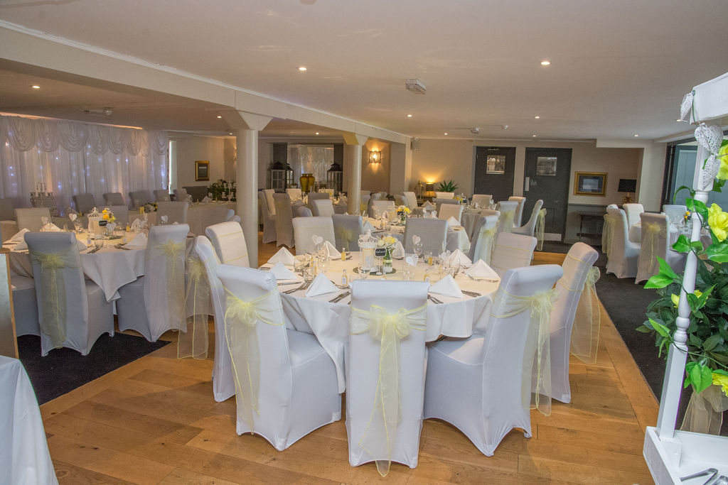CWM_YBSW's tweet photo. ⭐@thecrossways is an AA Rated 5 Star Inn with an AA Rosette for culinary excellence. With 22 bedrooms and an amazing view of Glastonbury Tor, a dream location for your wedding day. Find out more at https://t.co/dKp3XFKMRr #weddingvenue #weddingday #rusticvenue https://t.co/T18U8QROKW