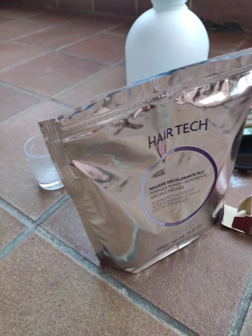 My roomate is getting his hait bleached and i need to get a haircut either way so... Lets see, hopefully<a href="/tag/lsd"class="tags"><span>#lsd</span></a>