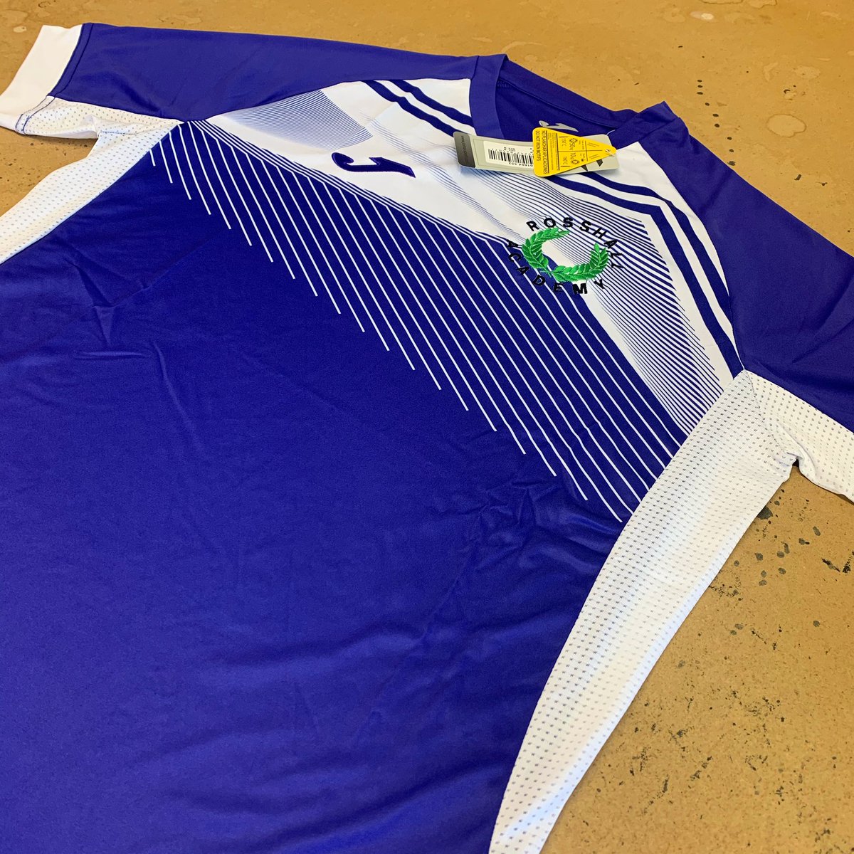 beuniformsWT's tweet photo. Fresh off the machines for Rosshall Academy PE, these striking Joma Supernova II tops.

#joma #supernova #rosshall #rosshallacademy #pekit #embroideredpekit #jomapekit 

@RosshallAcademy @RosshallHWB @JomaSportUK https://t.co/JG86JRpoTZ