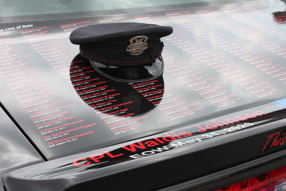 detroitpolice's tweet photo. CPL Waldis Johnson was courageous. We give thanks to his family for sharing him with us, a good man who was taken too soon. He is gone but never forgotten. @ChiefJECraigDPD @detroitpolice
#GoneButNeverForgotten #YouWillBeMissed https://t.co/2N3HbKvJ9Q